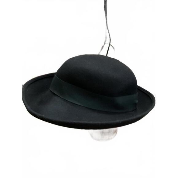 Vintage Lord & Taylor/ Italy Wool  Cloche Hat /Ribbon  Band